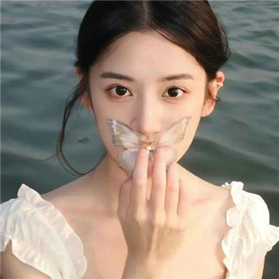 赤月 海报